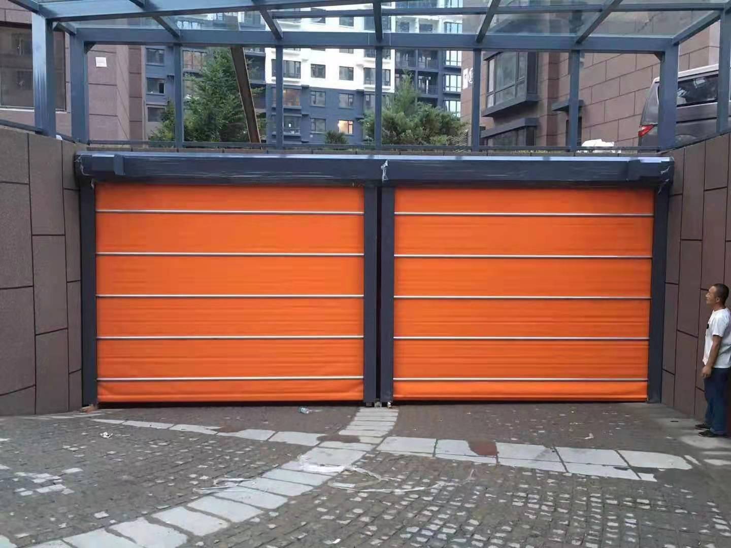 車庫堆積門